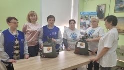 "Серебряные" волонтёры Лысогорского КЦСОН присоединились к акции "С теплом из дома"
"Серебряные" волонтёры Лысогорского КЦСОН присоединились к акции "С теплом из дома"
