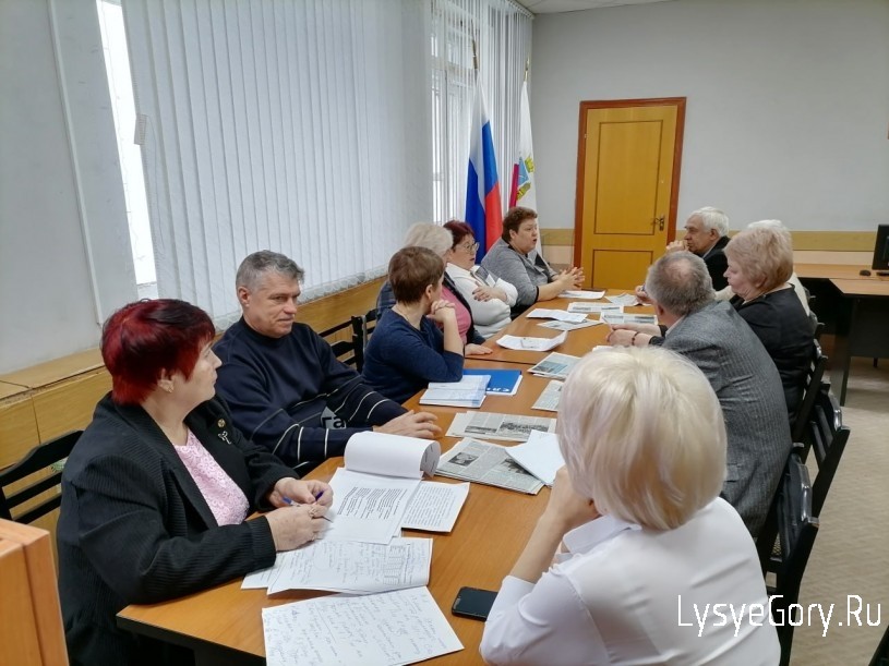 В администрации Лысогорского района состоялось первое заседание Общественного совета в этом году
В администрации Лысогорского района состоялось первое заседание Общественного совета в этом году