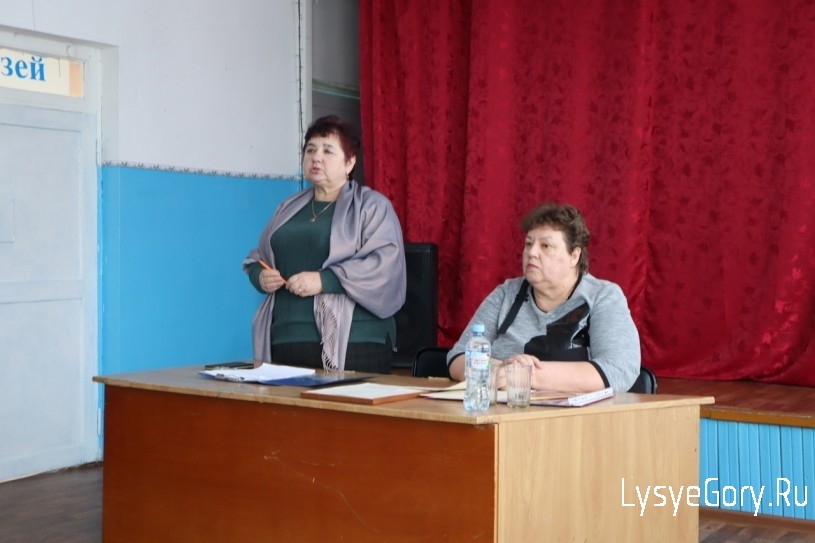 
​В Лысогорском районе начались традиционные сходы граждан по итогам 2023 года
