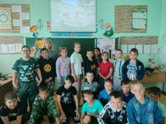 Для школьников райцентра проведено занятие "Мы за мир!"
Для школьников райцентра проведено занятие "Мы за мир!"