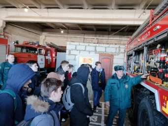 
Лысогорские школьники посетили пожарно-спасательную часть
