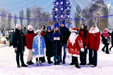 
"Первые" поздравили 4000 взрослых
