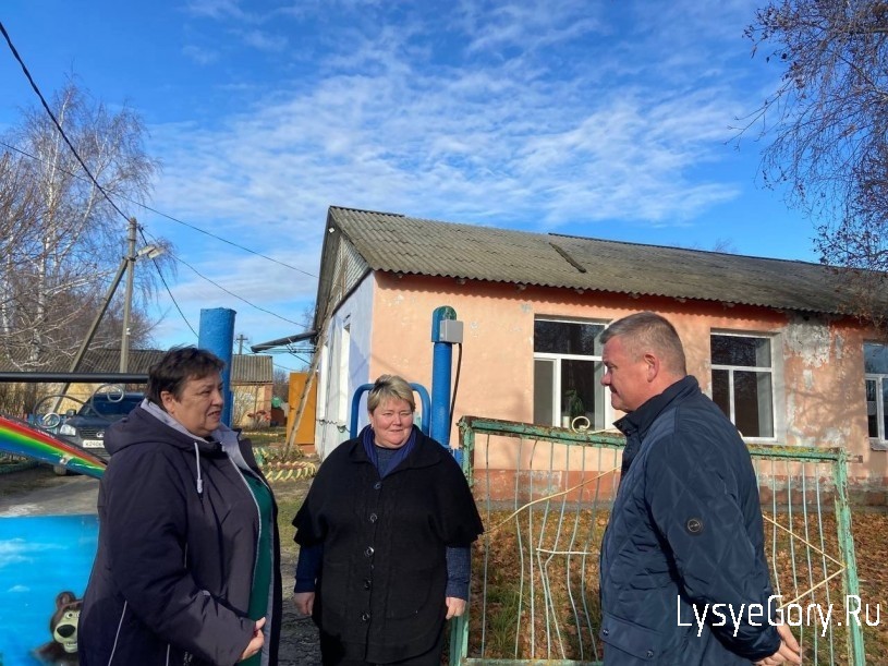 Лысогорский район посетил Председатель Саратовской областной Думы Михаил Исаев
Лысогорский район посетил Председатель Саратовской областной Думы Михаил Исаев