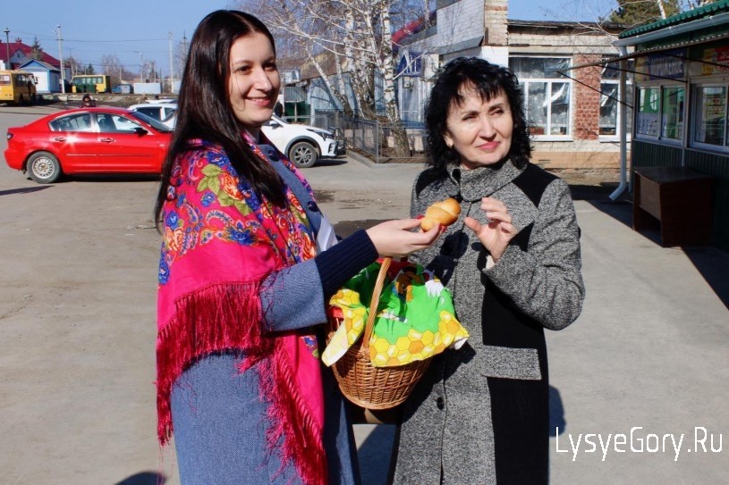 Лысогорская центральная библиотека провела акцию "Жаворонки"
Лысогорская центральная библиотека провела акцию "Жаворонки"