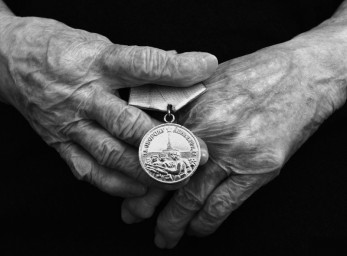 Защитники и жители блокадного Ленинграда получат выплату к 80-летию освобождения города
Защитники и жители блокадного Ленинграда получат выплату к 80-летию освобождения города