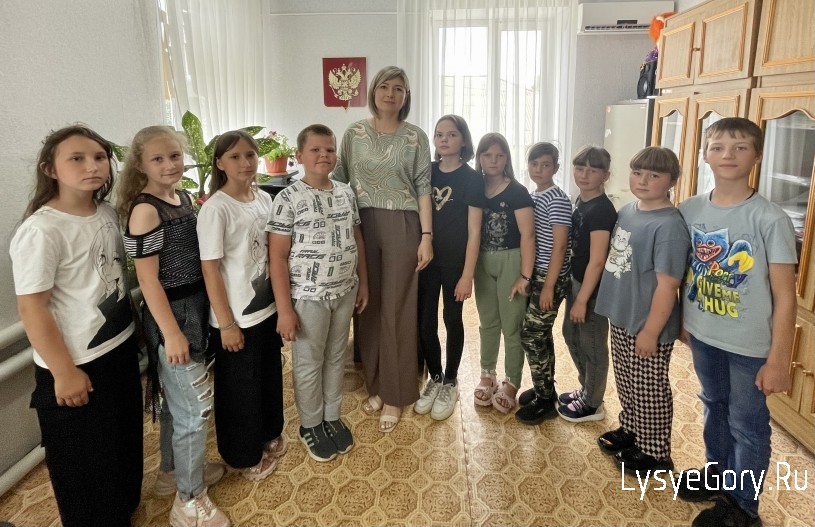 
На экскурсию в ЗАГС!
