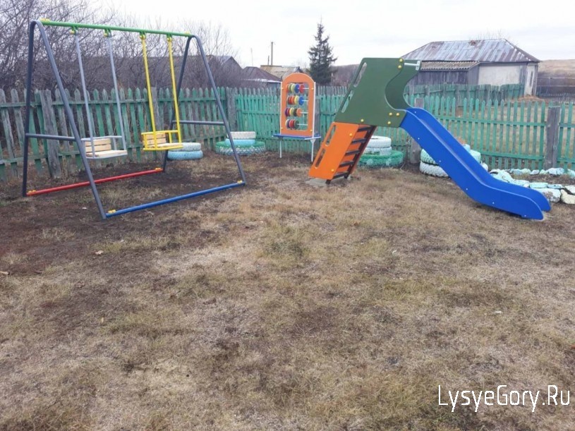 Новые игровые площадки установлены в пяти детских садах района Новые игровые площадки установлены в пяти детских садах района