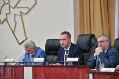 
​Роман Бусаргин: Будем поддерживать лучших выпускников Школы молодых управленцев
