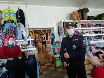 В Лысых Горах прошел очередной рейд по соблюдению масочного режима В Лысых Горах прошел очередной рейд по соблюдению масочного режима