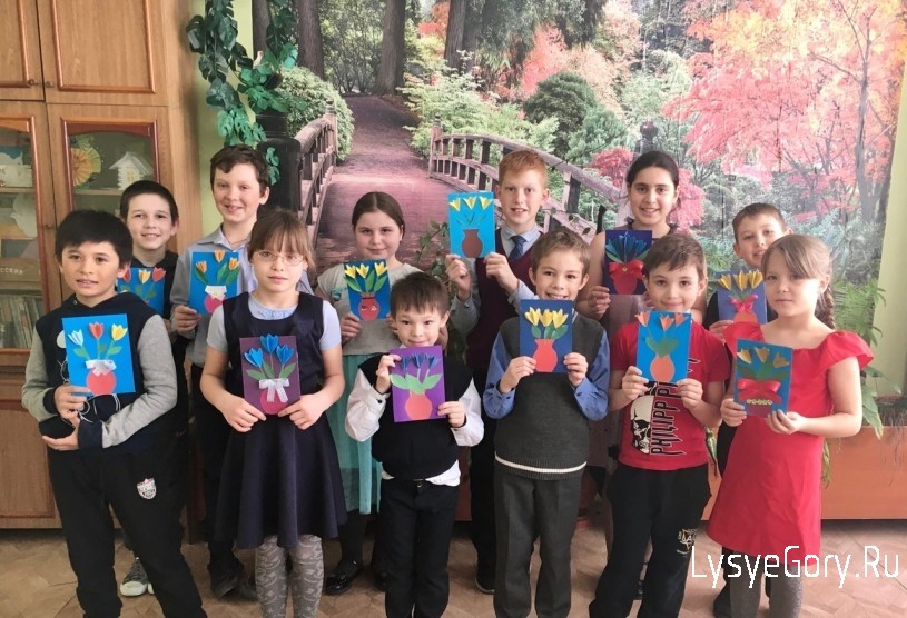 
Школьники Лысогорского района принимают участие в акциях, посвященных Международному женскому дню
