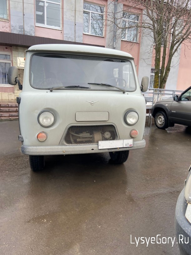 Фермеры Лысогорского района передали автомобиль для участников специальной военной операции
Фермеры Лысогорского района передали автомобиль для участников специальной военной операции