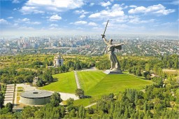 Здесь насмерть стояли...