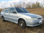 Угнанный автомобиль грабитель бросил в лесу